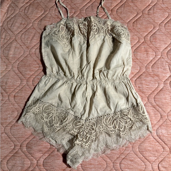 10 Items for $20: Victoria's Secret Cream Pajamas - Picture 1 of 3
